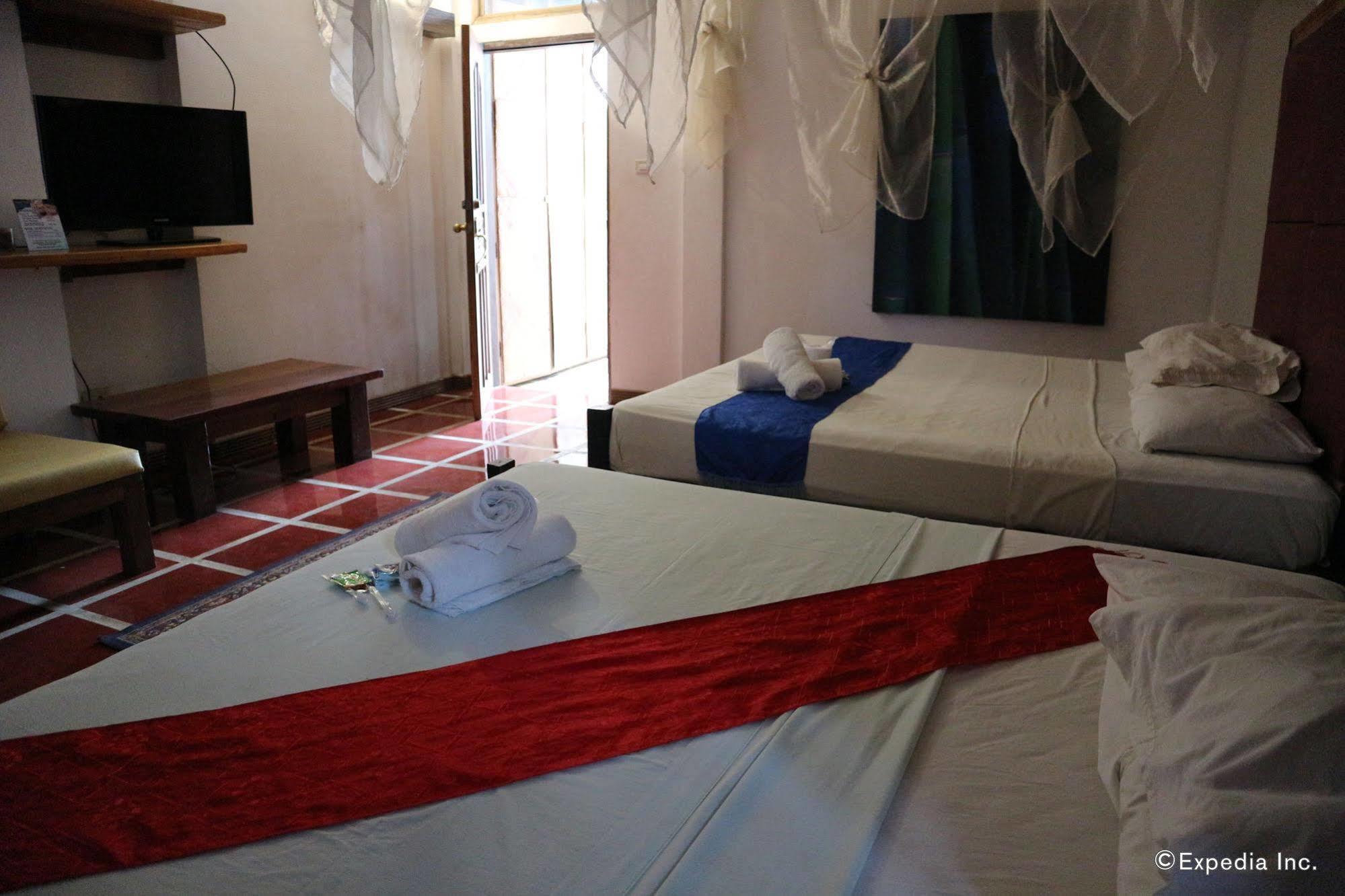 The Lotus Garden Bed and Breakfast Puerto Princesa Exterior foto